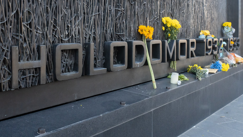 Tributi lasciati al memoriale del Holodomor