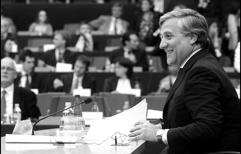 Antonio Tajani interviene al Parlamento europeo nel 2008